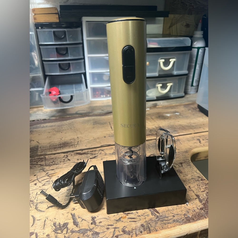 NWOT Electric Wine Opener